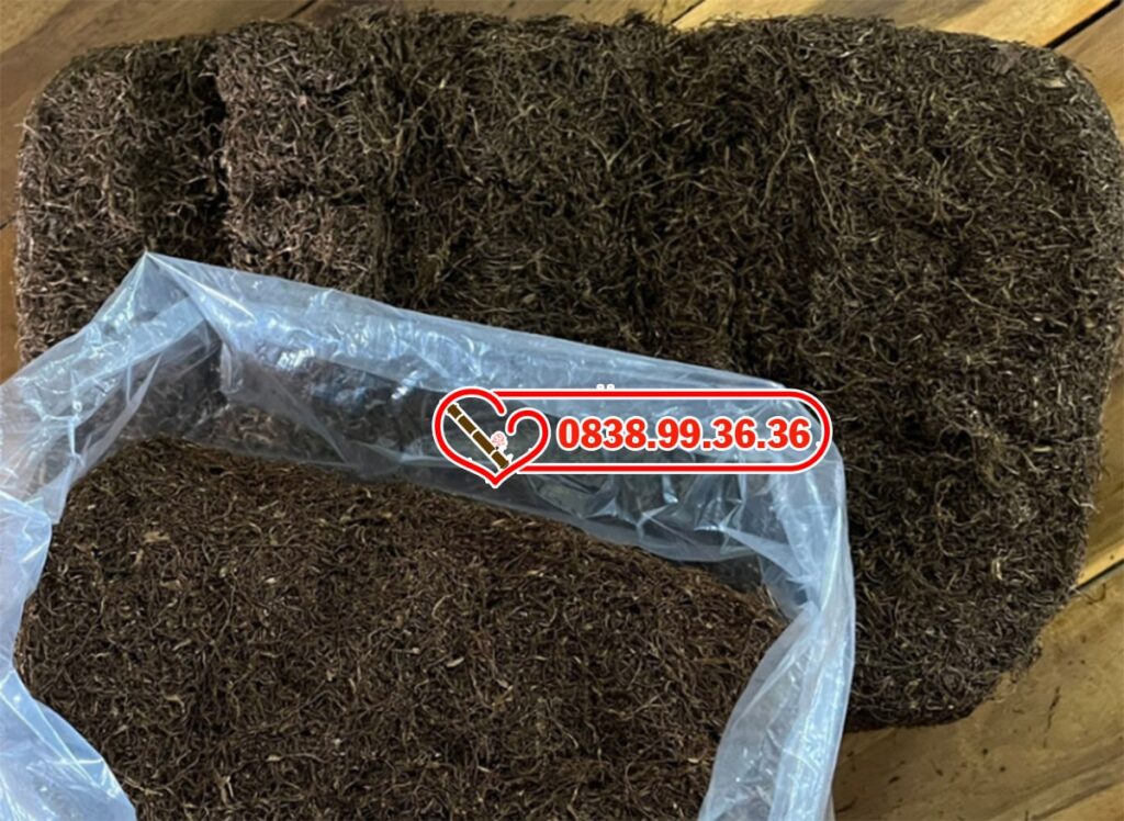 Thuốc lào đen Thanh Hóa sợi dẻo màu sẫm cao cấp